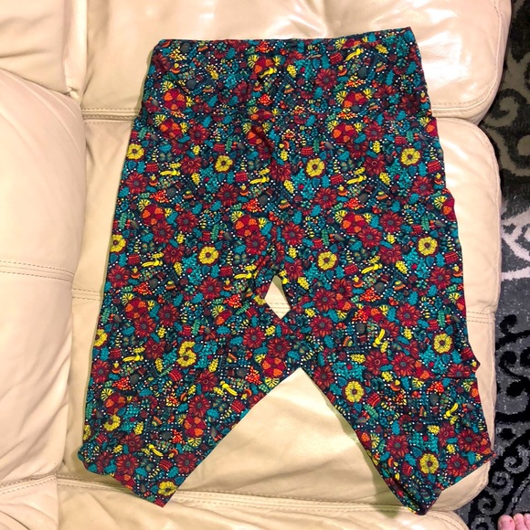 LuLaRoe Tall & Curvy Floral leggings - Picture 1 of 3